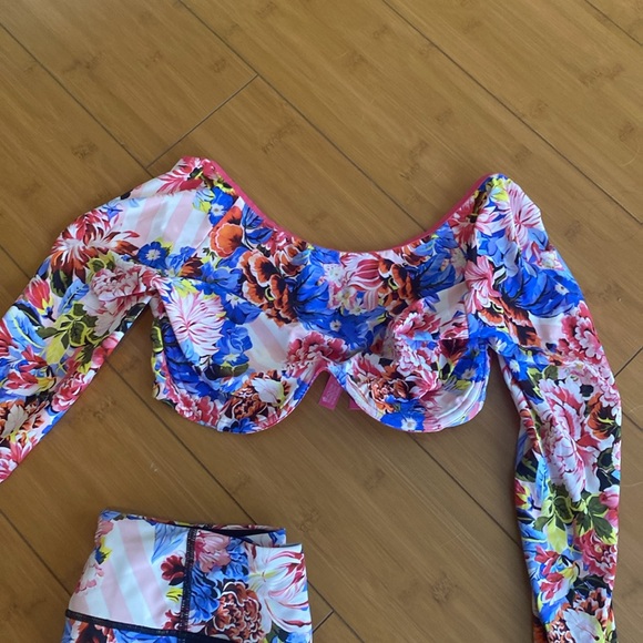 Mary Katrantzou x Victoria’s Secret - Picture 2 of 5